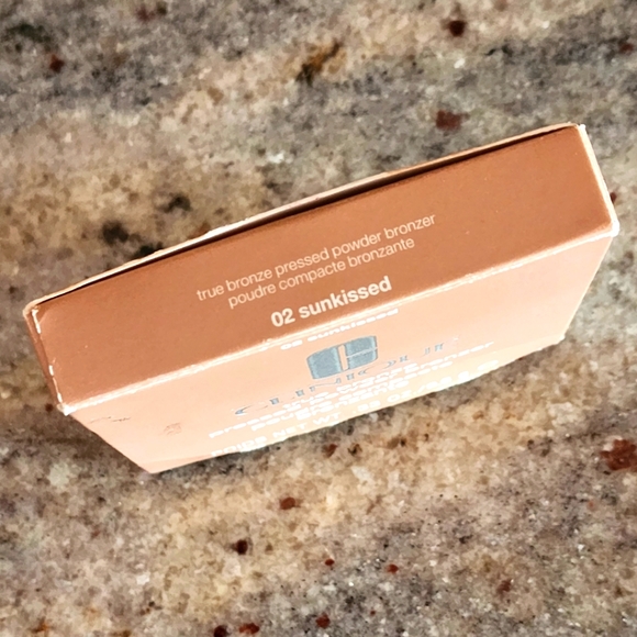 Clinique ☆ True Bronze Pressed Powder Bronzer - Picture 10 of 10